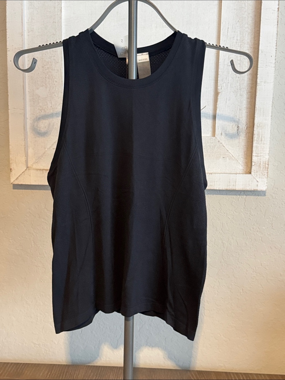 Women’s Black Sleeveless Athletic Tank Top
